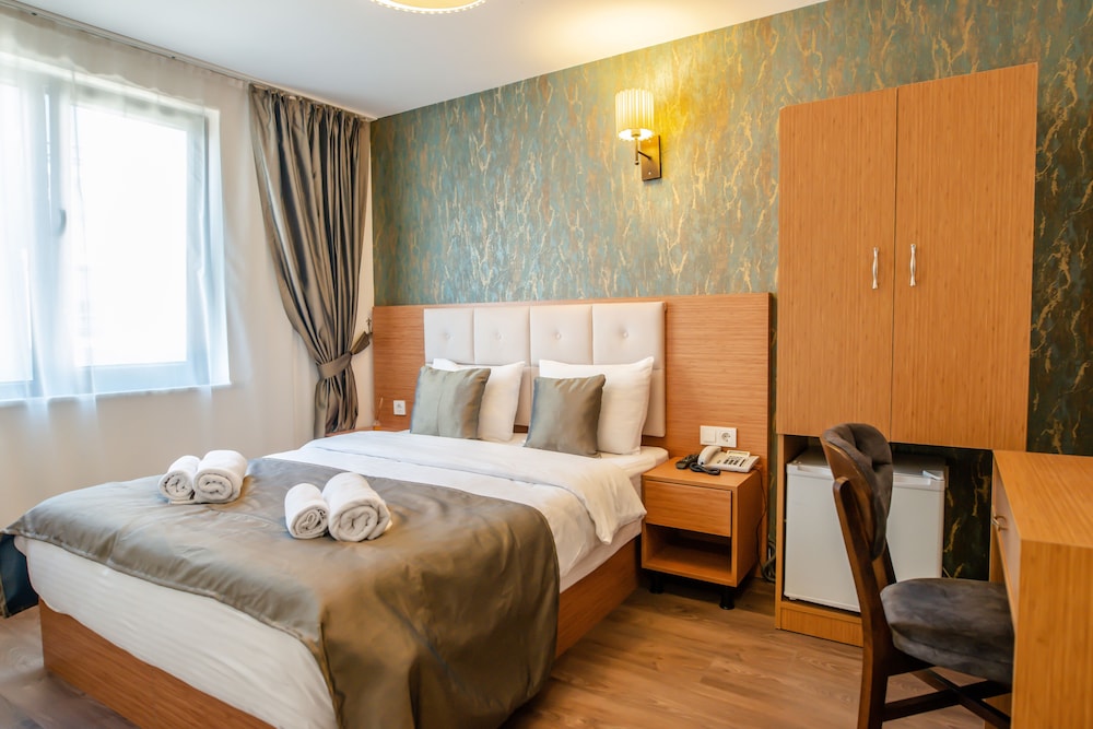 Deluxe Double Room, City View photo 3