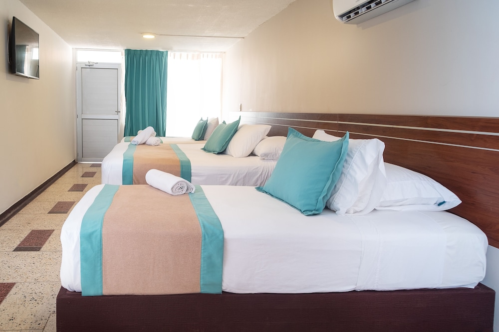 Quadruple Room, Ocean View photo 2