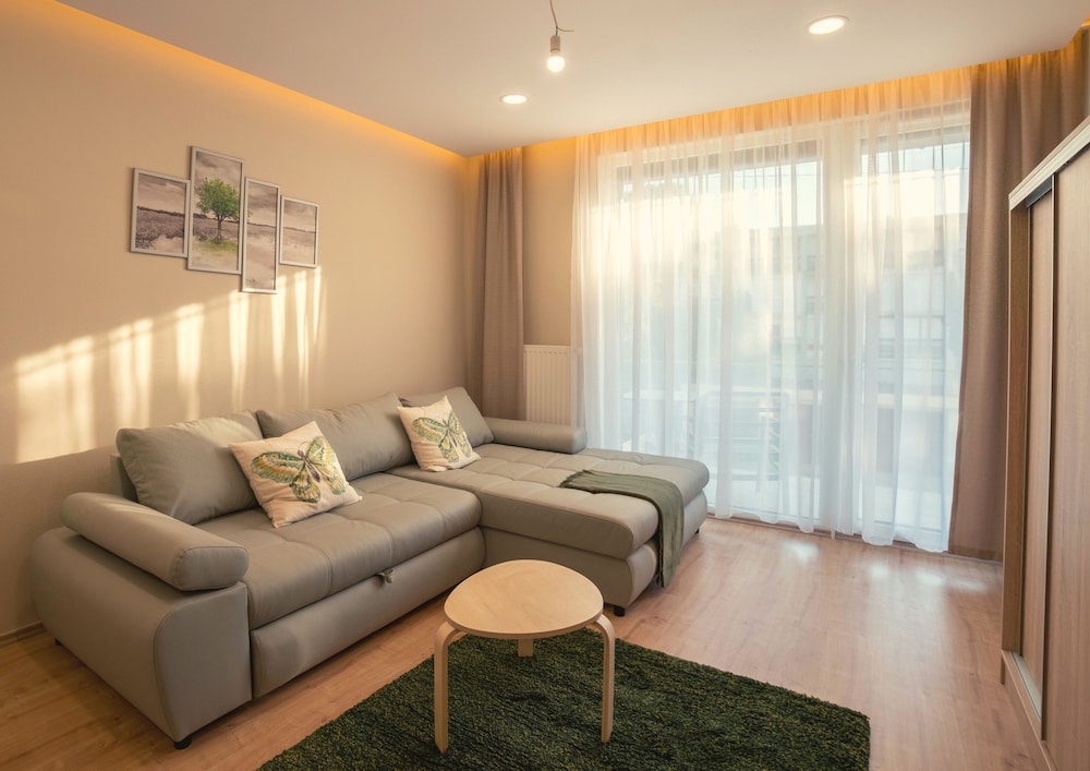 Basic Apartment photo 2
