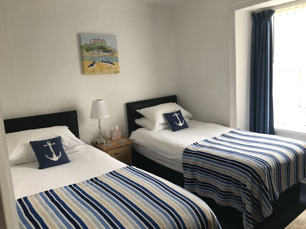 Twin Room With Ensuite photo 1
