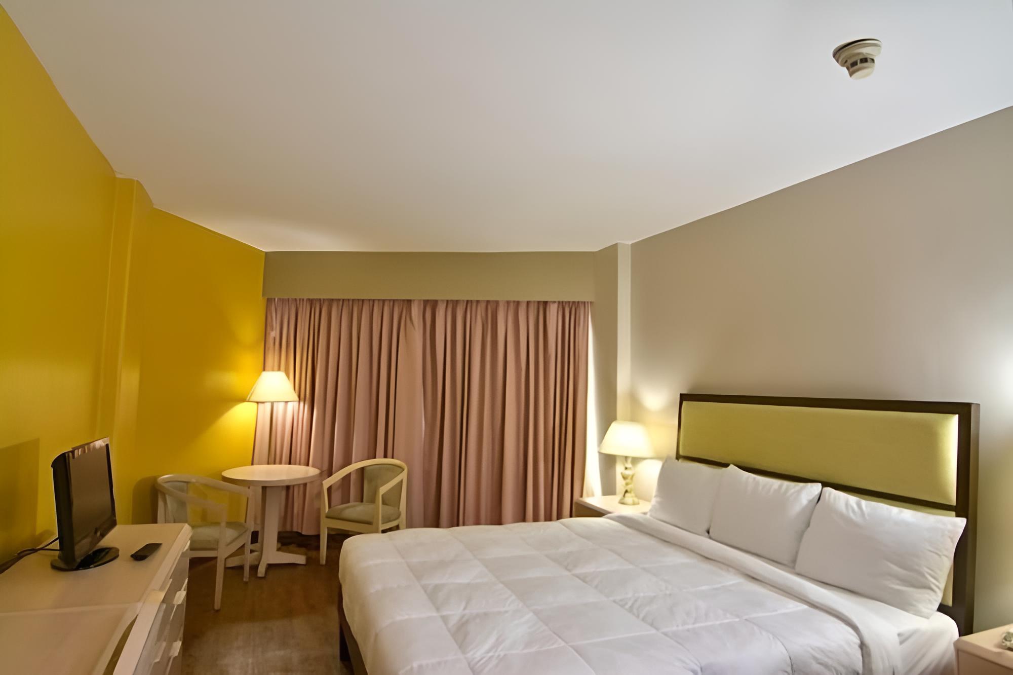 Superior Room (No Bed Type Guarantee) photo 2