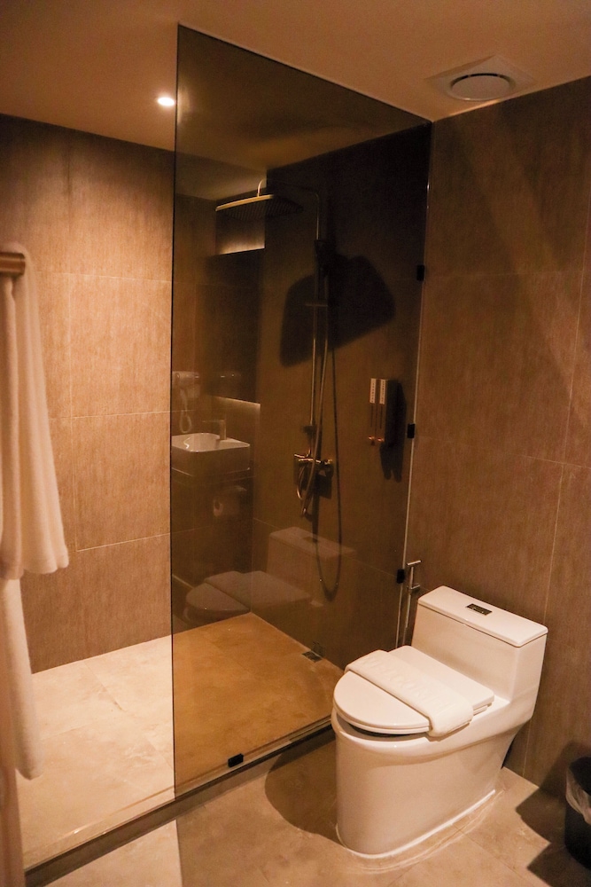 Deluxe Double Room, City View - Photo 5