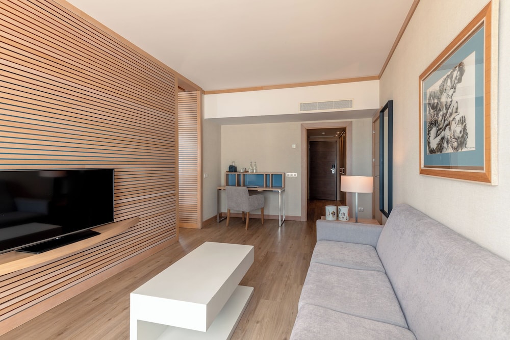 Premium Suite, Ocean View - Photo 6