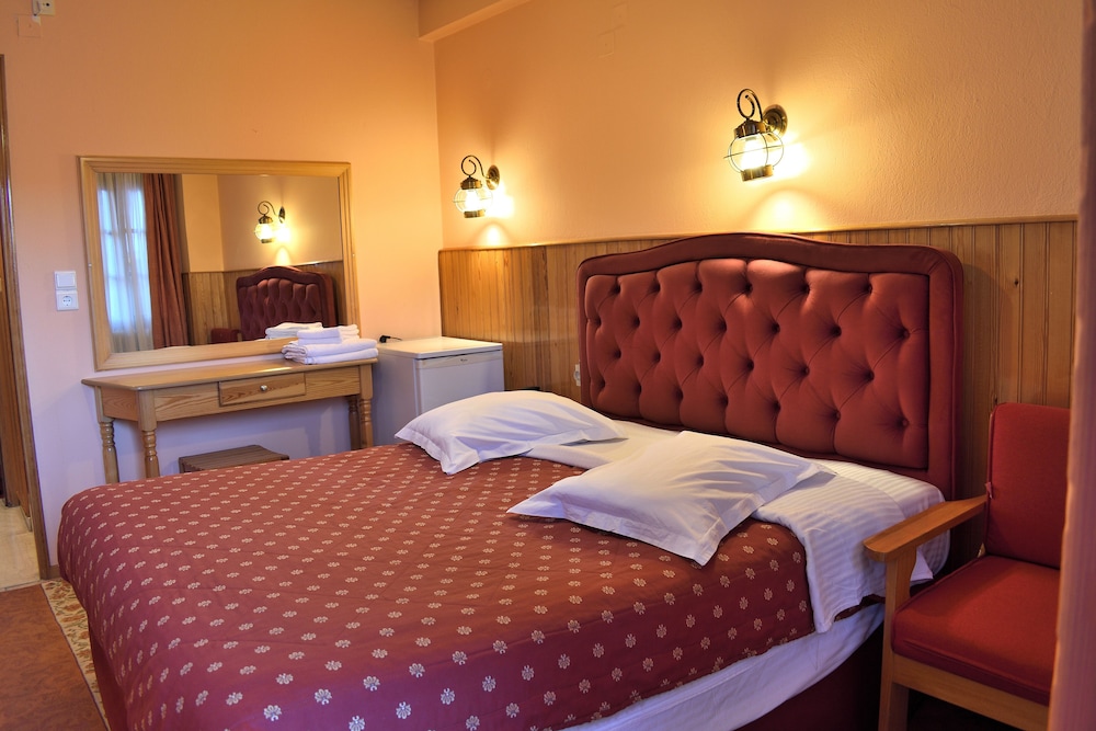Double or Twin Room, Mountain View photo 2