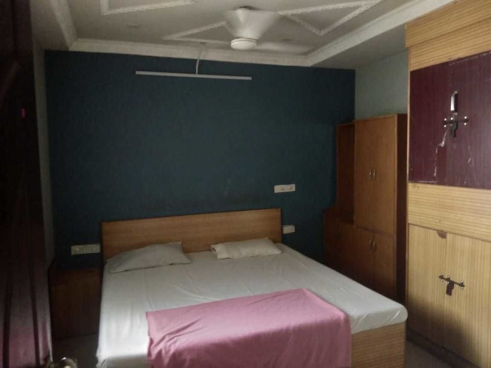 Deluxe Double Non AC Room