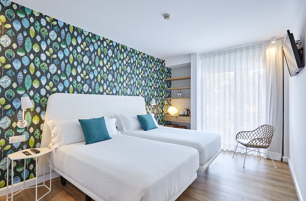 Comfort Double Room, Pool View - Photo 1