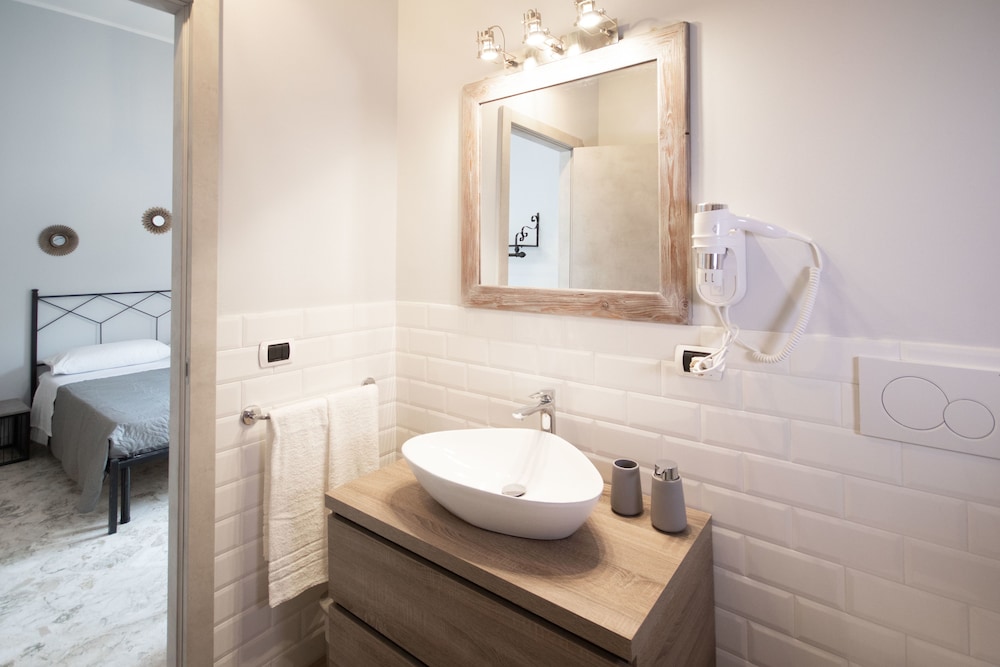 Superior Double Room, 1 Queen Bed, Balcony, photo 6