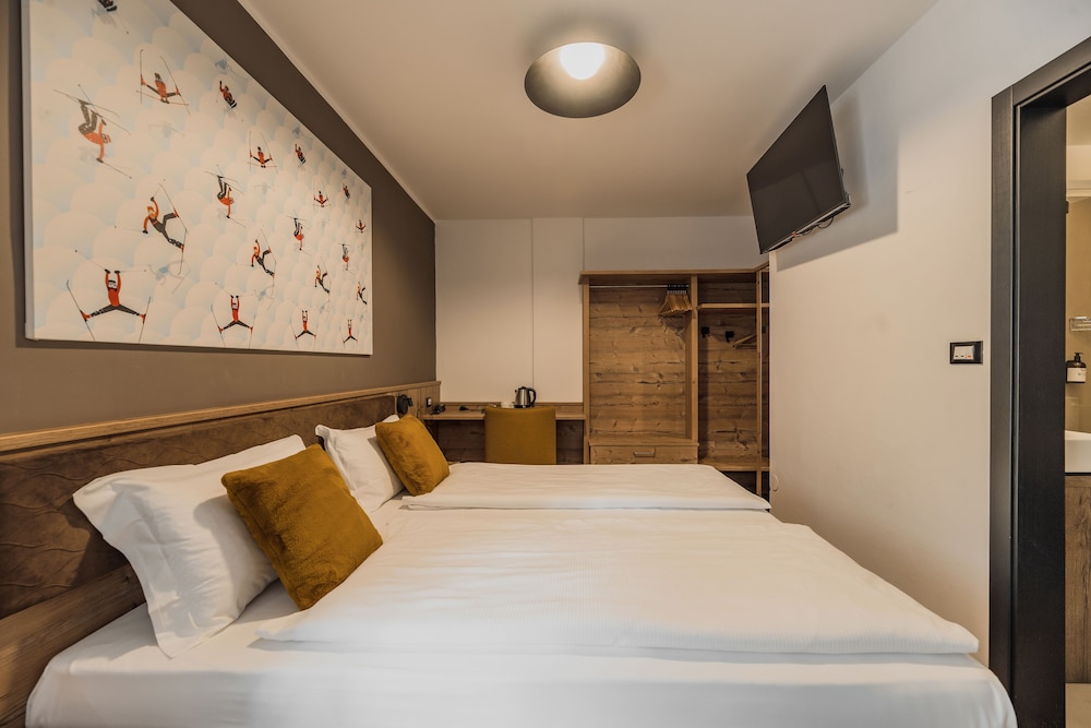 Comfort Double or Twin Room, Balcony photo 3