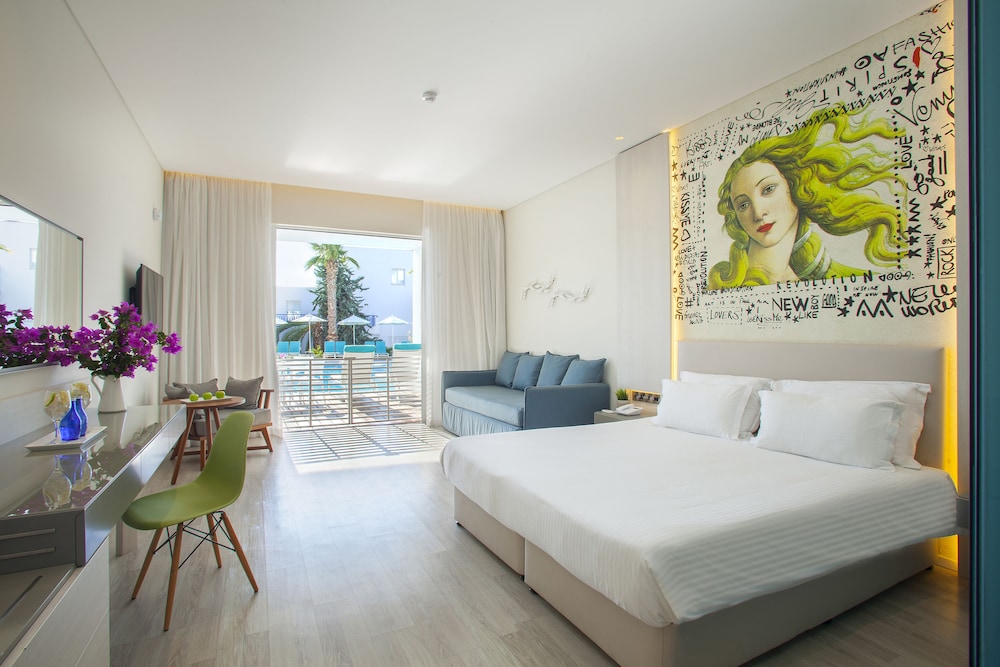 Family Suite (Aegean) - Photo 1