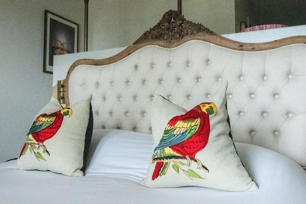 Standard Double Room, Ensuite, River View