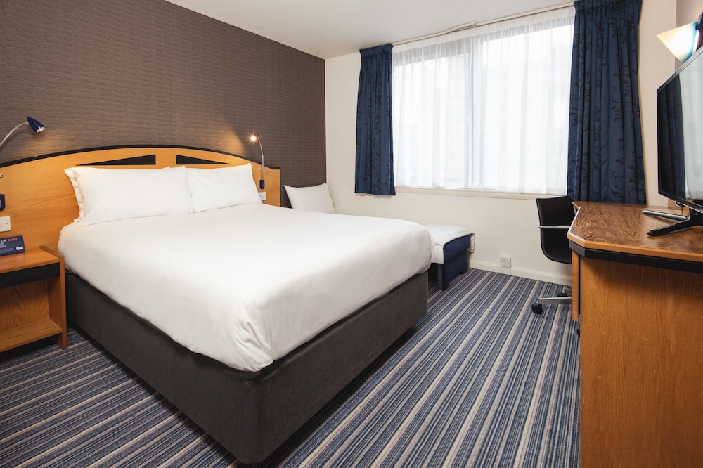 Standard Room, 1 Double Bed with Sofa bed (with Free Hot Breakfast) photo 3