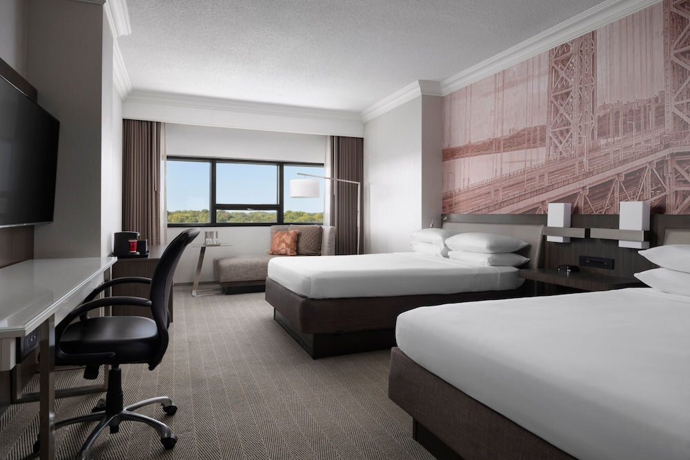 Room, 2 Queen Beds (Mobility Accessible, Tub) - Photo 1