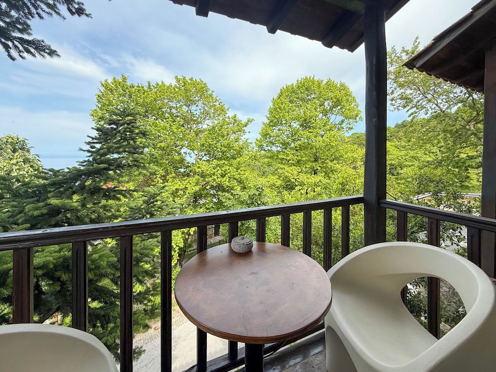 Standard Double Room, Balcony, Partial Sea View photo 3
