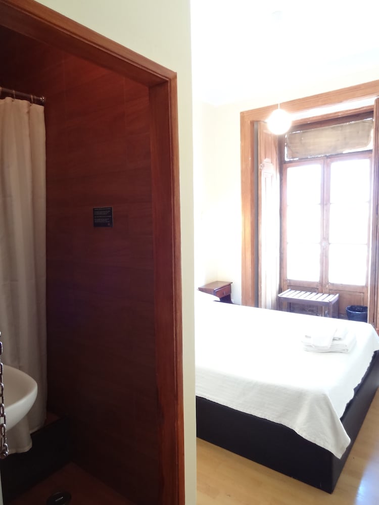Basic Room, Shared Bathroom photo 2