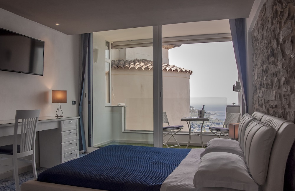 Junior Suite, Balcony, Sea View photo 2