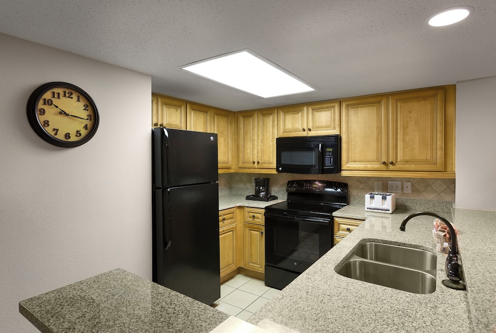 South Tower 3BR Angle Oceanfront Condo - Photo 4