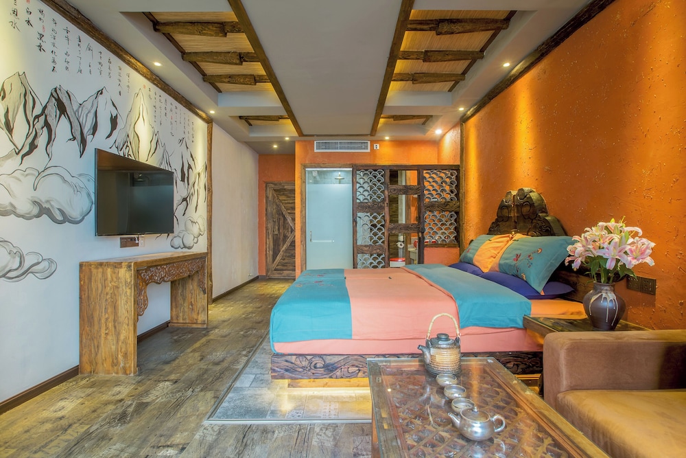 Queen Bed Room With Garden View Terrace photo 2