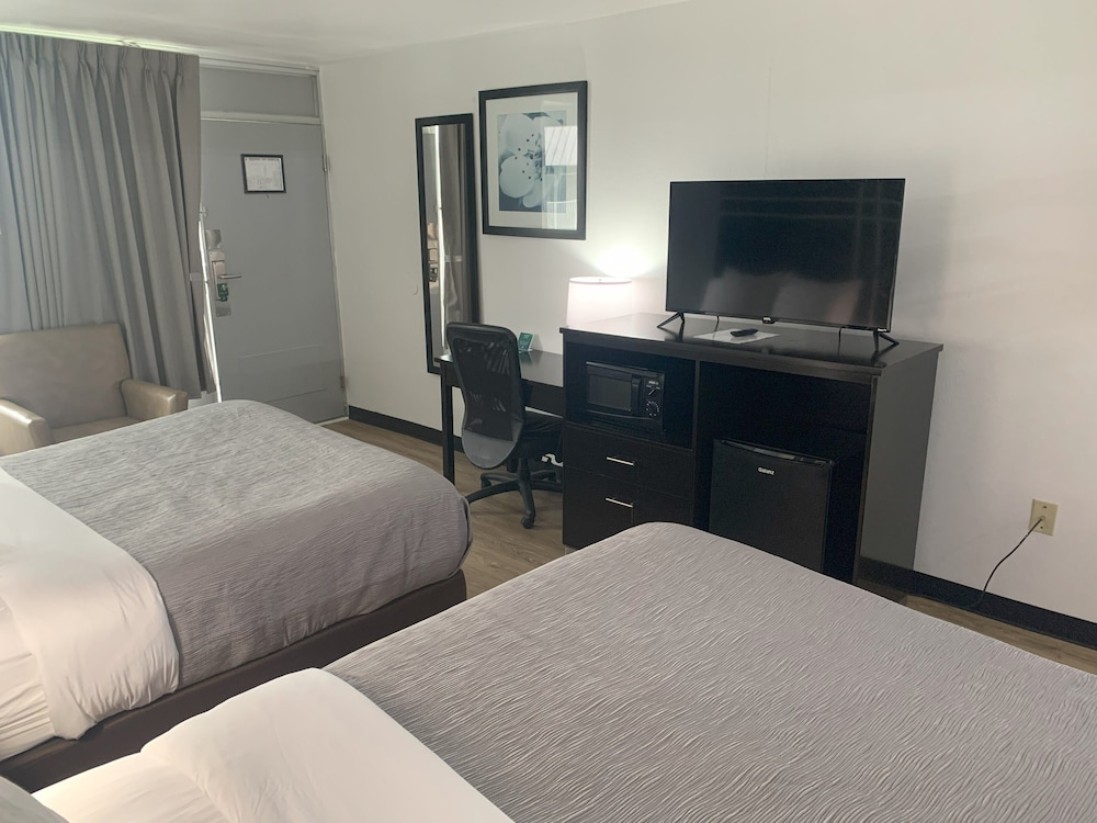 Room, 2 Queen Beds, Accessible, Non Smoking