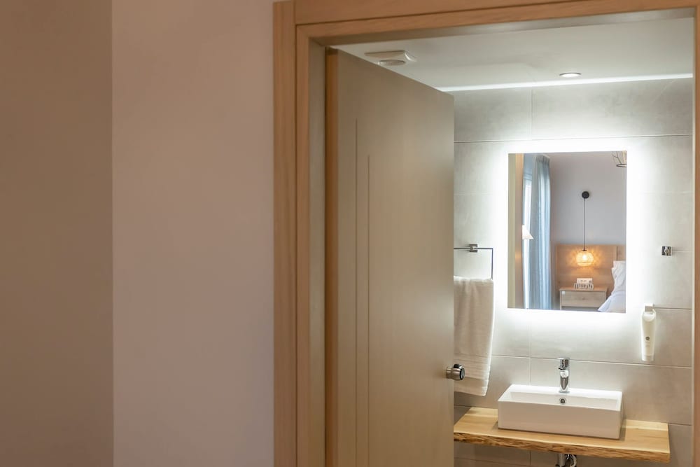 Superior Room, City View - Photo 5