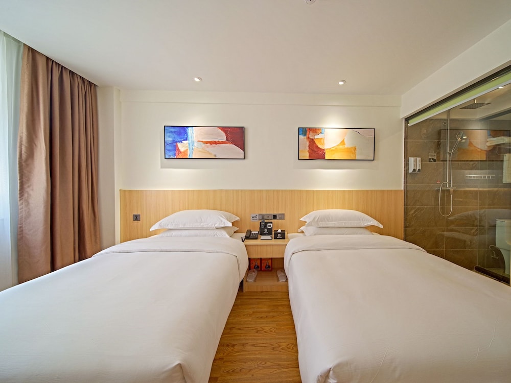 Standard Twin Room, Smoking