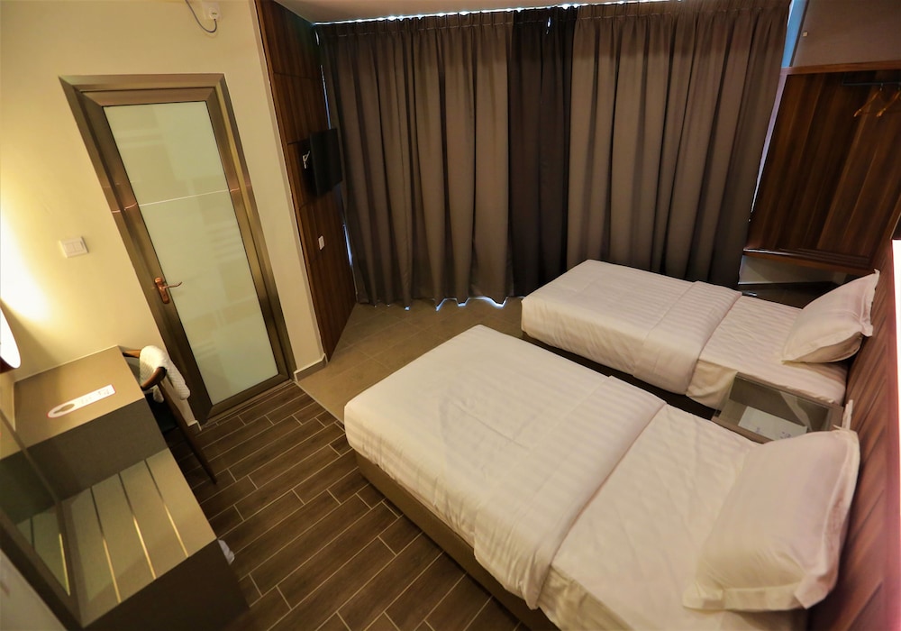 Executive Deluxe Twin Room photo 2
