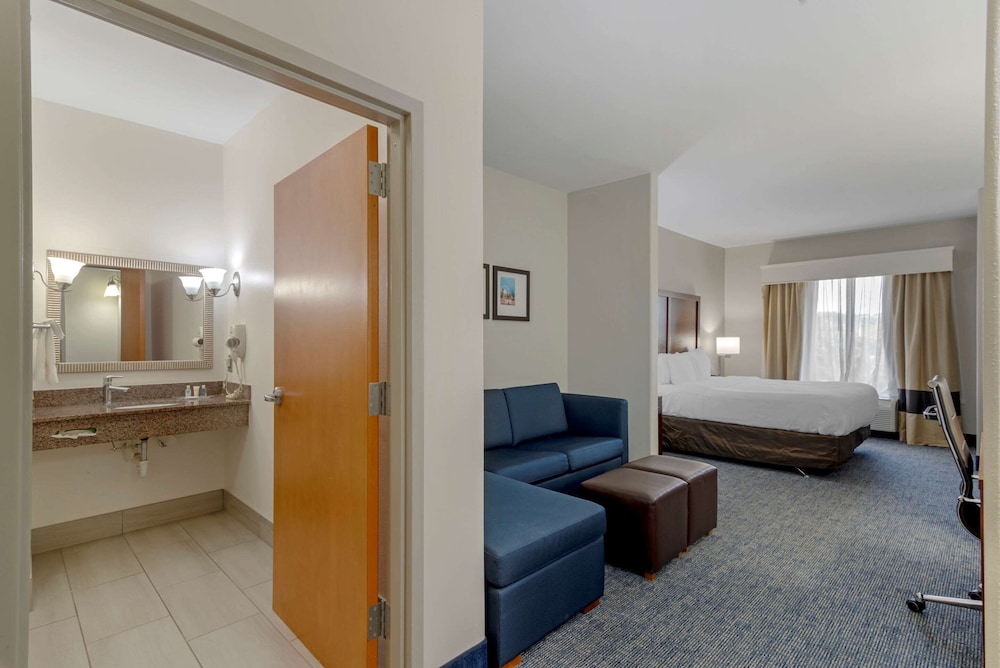 Room, 1 King Bed, Accessible, Non Smoking - Photo 4