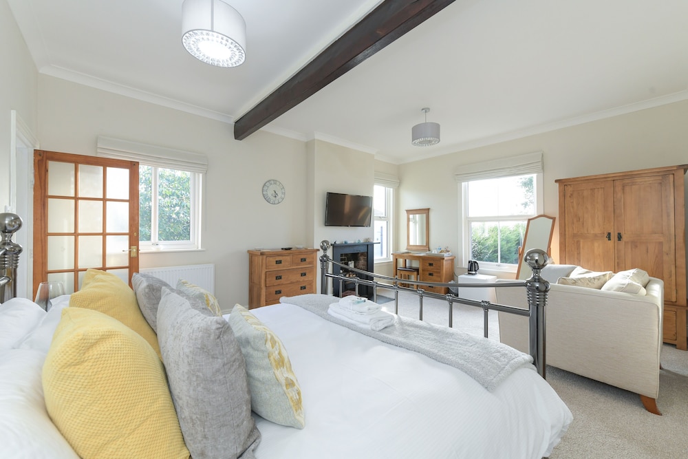 Superior Double Room, Ensuite (Chatsworth)