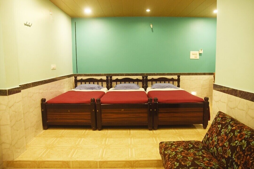 Economy Triple Room - Photo 1