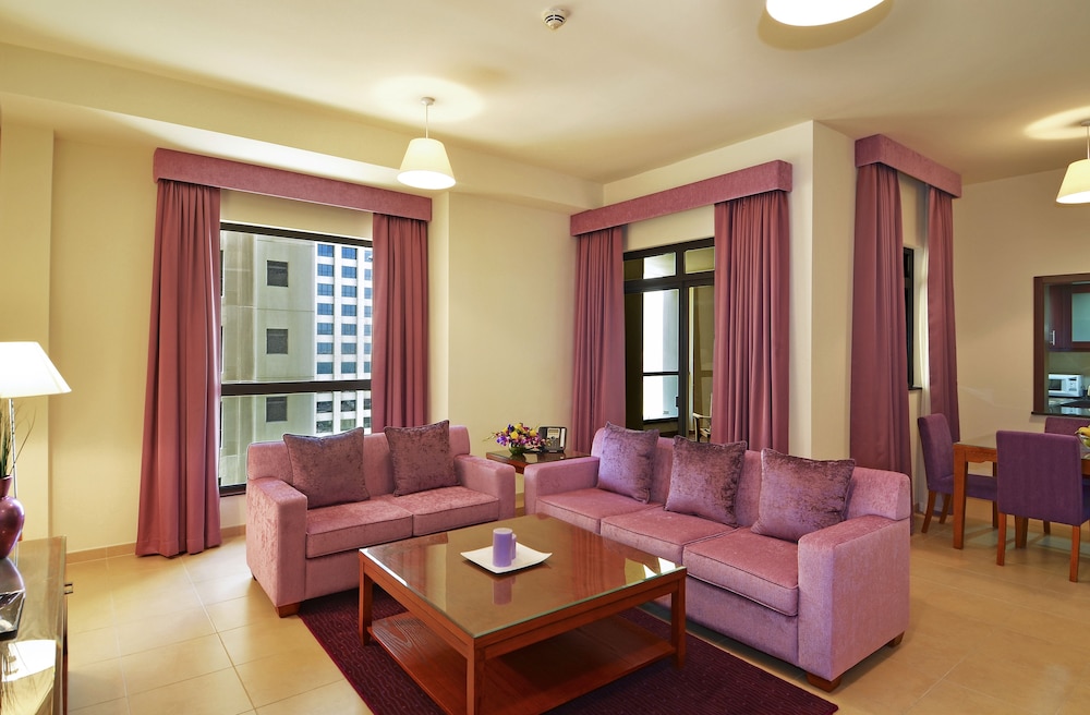 2 BEDROOM APARTMENT SEA VIEW