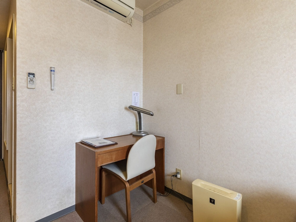Basic Single Room, Smoking photo 2