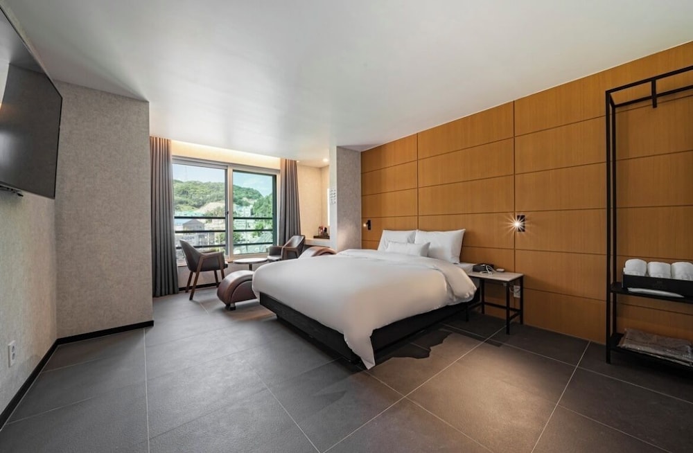 Deluxe Double Room, Non Smoking, Bathtub photo 1