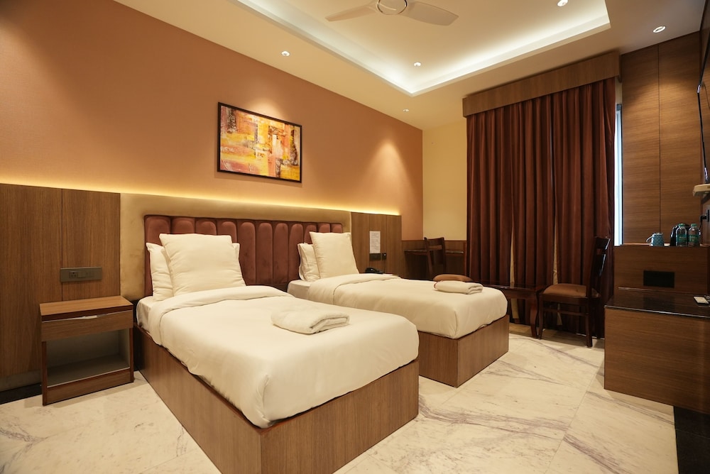 Superior Double or Twin Room - Photo 3