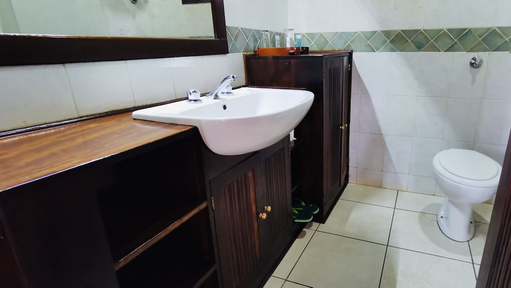 Standard Double Room - Photo 7