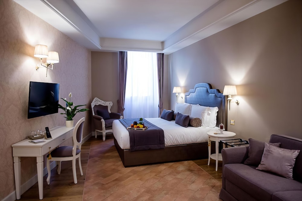 Junior Quadruple Room, 1 King Bed with Sofa bed, City View photo 3