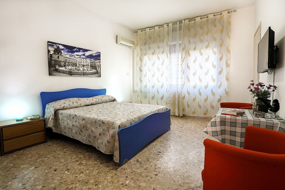 Double Room, 1 Double Bed, Ensuite - Photo 1
