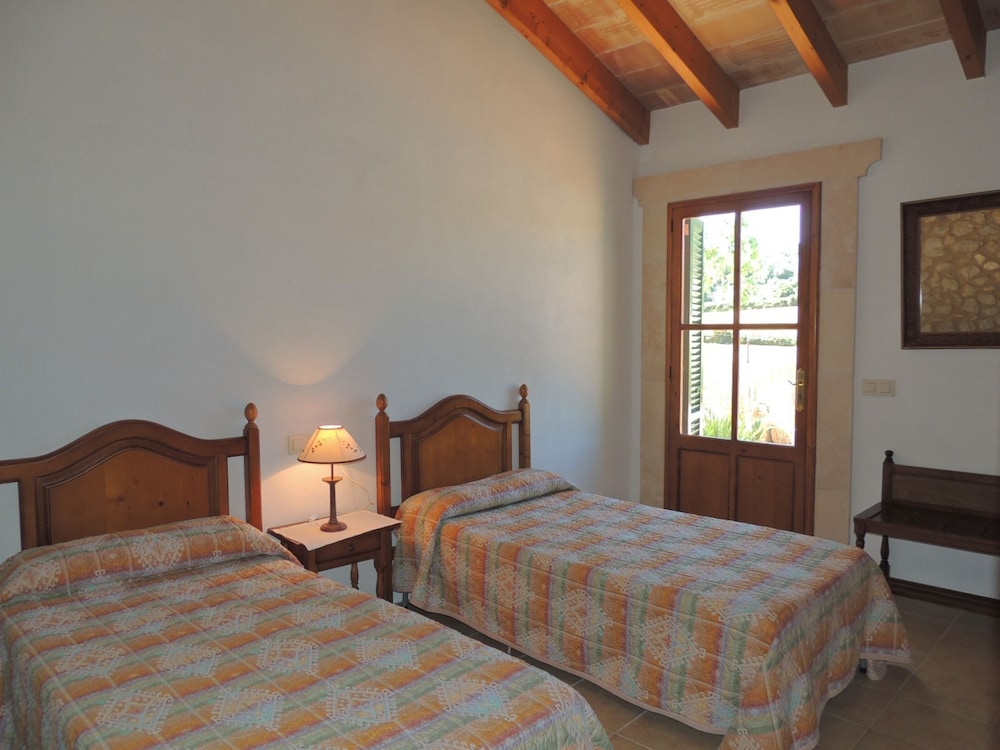 Villa, 4 habitaciones, vista a la piscina, junto a la piscina