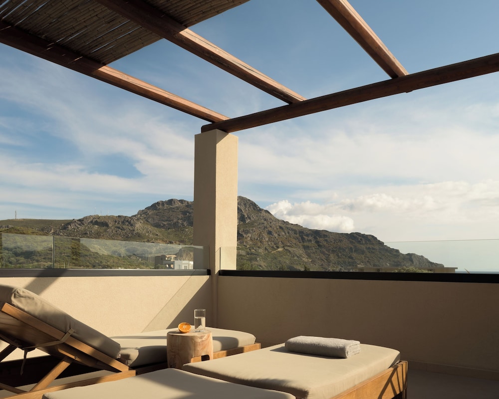 Deluxe Double or Twin Room, Hot Tub, Sea View, photo 6