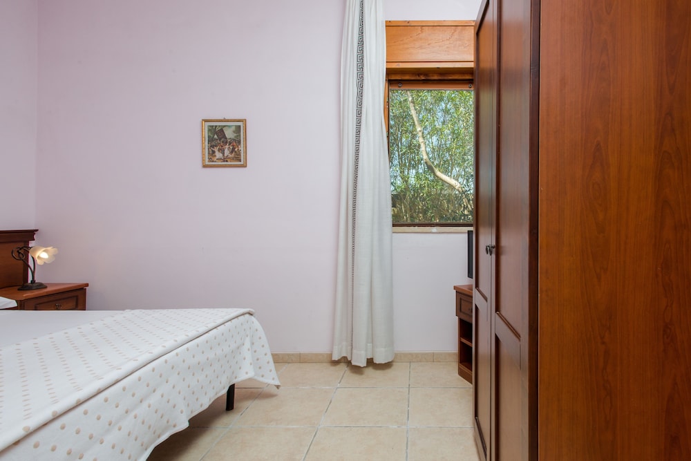 Room, 1 King Bed, Accessible, Non Smoking - Photo 2