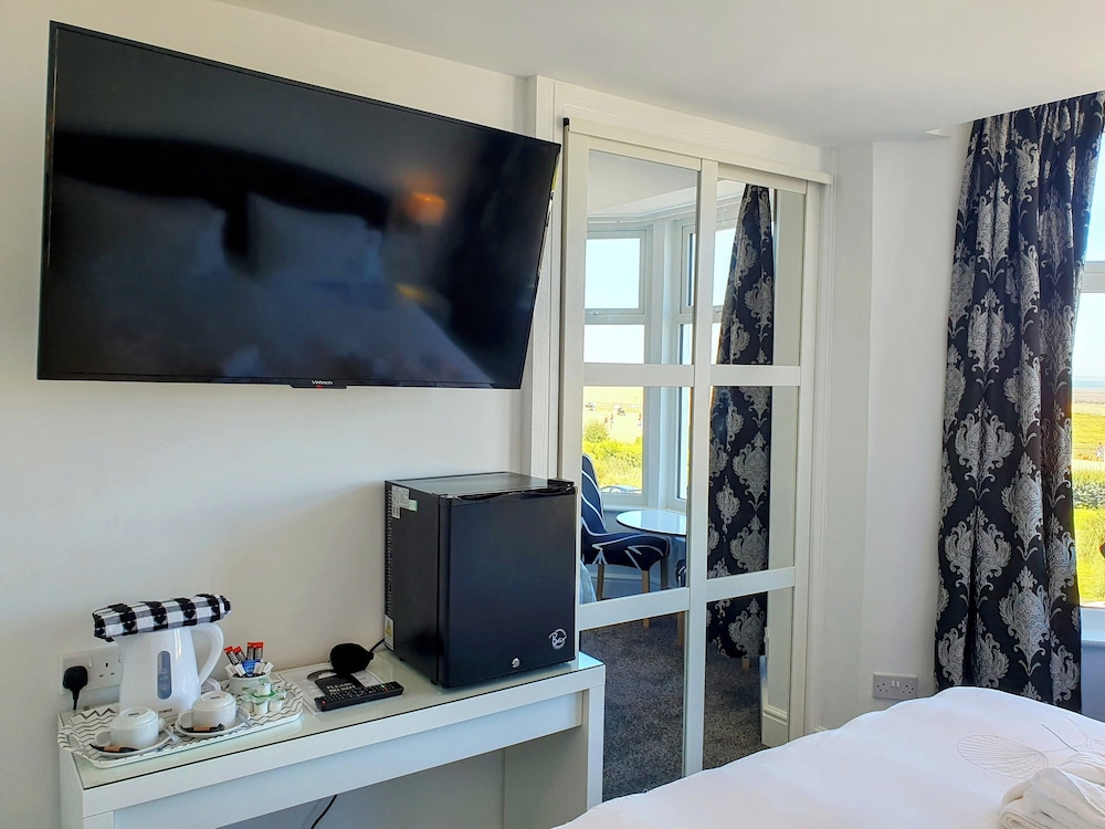Deluxe Double Room, 1 King Bed, Sea View photo 2