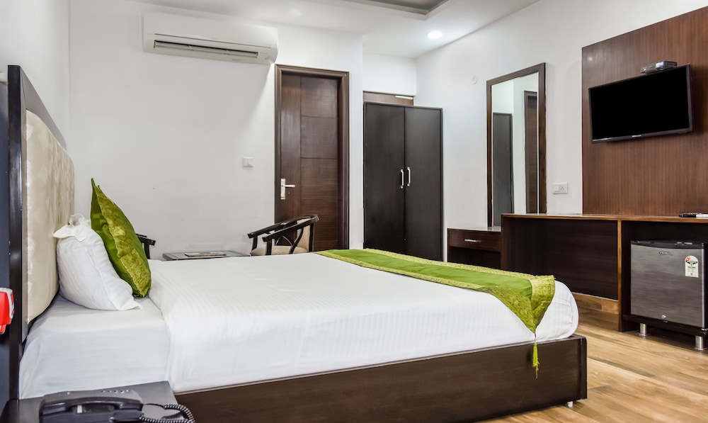 Deluxe Room - Photo 2