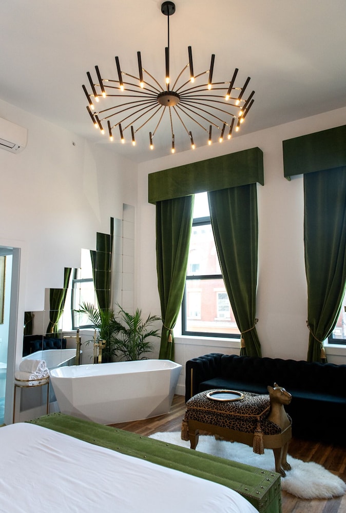 Sophia Suite photo 3