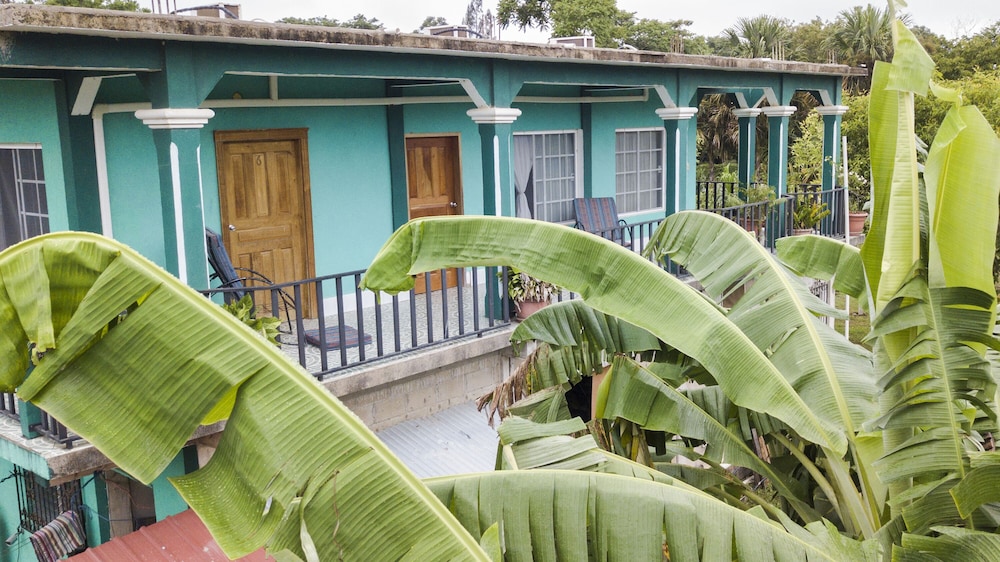 Basic Triple Room, Multiple Beds, Balcony photo 3