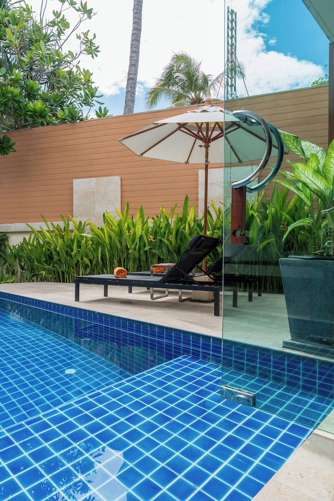 Beachfront Grand Pool Villa (1 Bed) - Photo 15