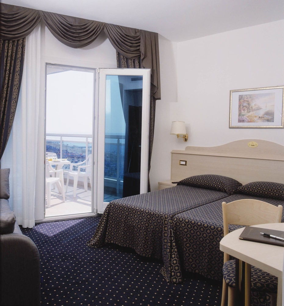 Quadruple Room, Balcony, Sea View