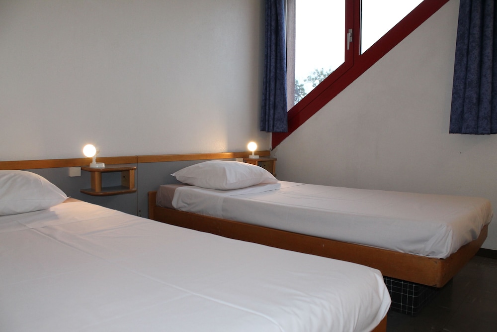 Triple Room with Ensuite Bathroom - Photo 1