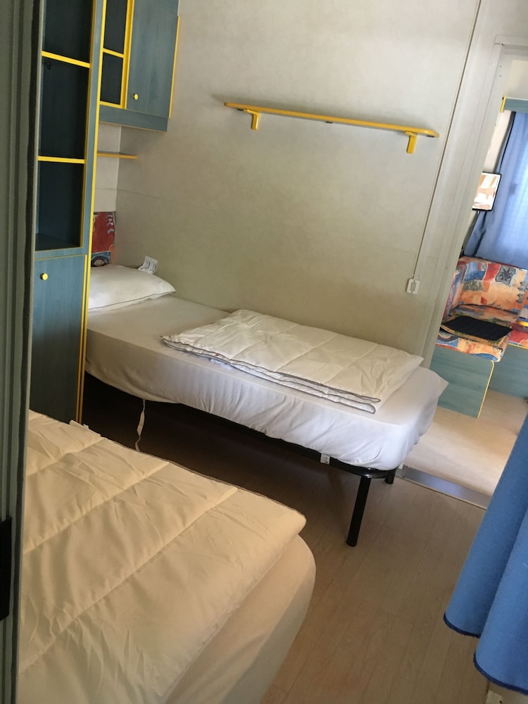 Mobile Home, 2 Bedrooms (Vienna 22) photo 3
