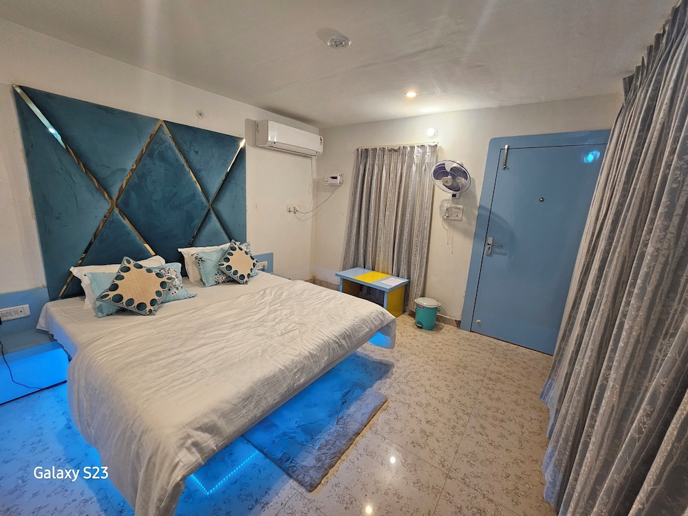 Suite, 1 King Bed, City View, Executive Level