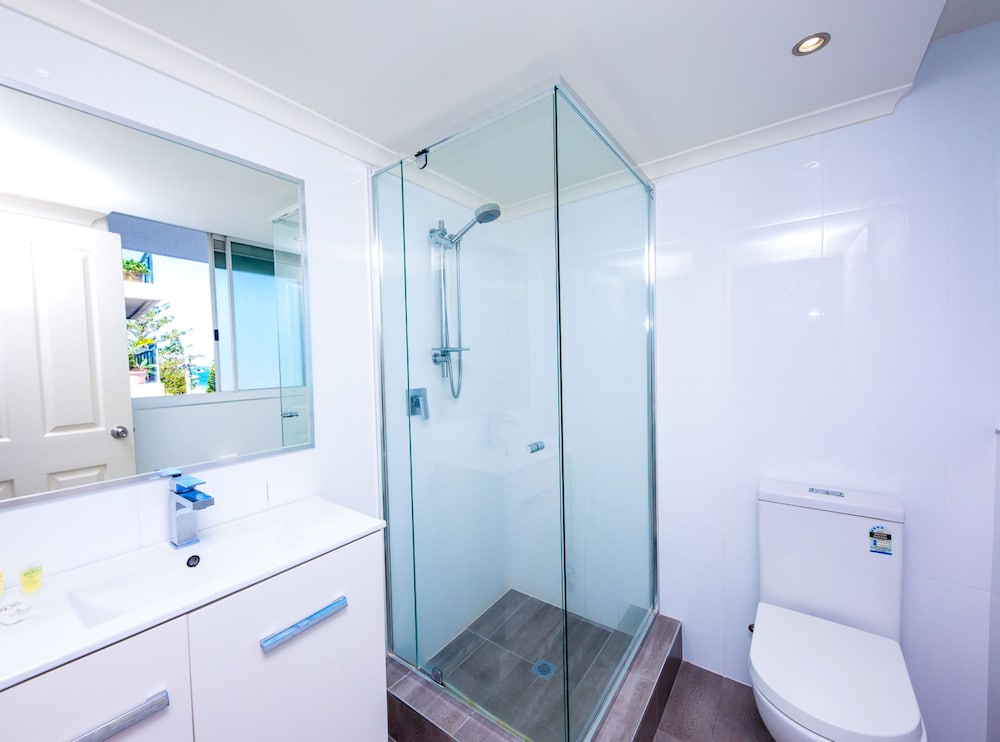 2 Bedroom Spa Waterfront Deluxe photo 3