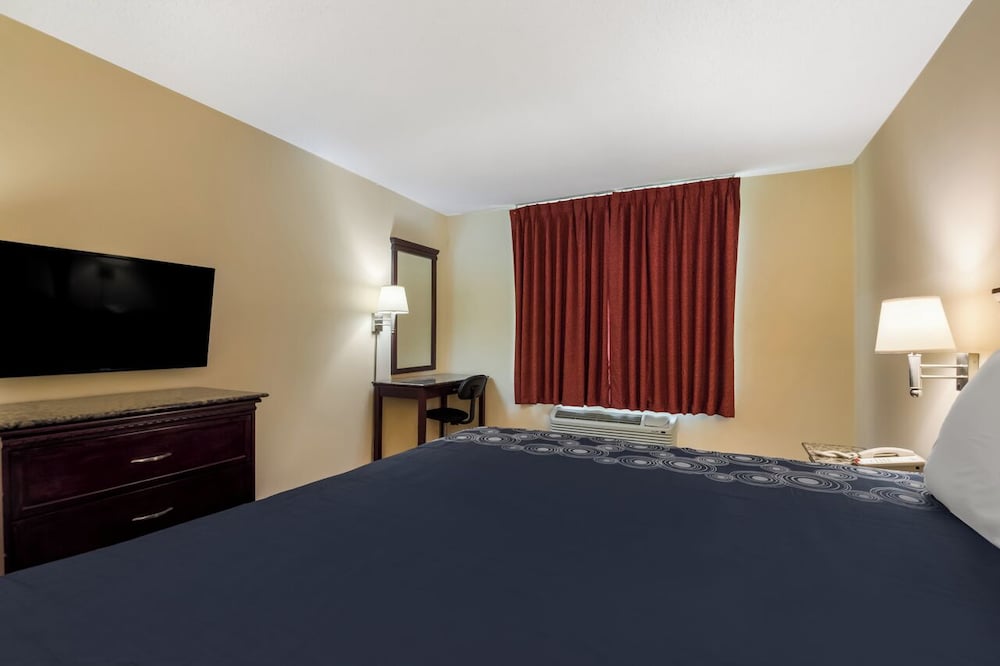 Room, 1 King Bed - Photo 2