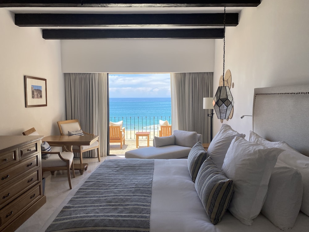 Junior Suite, 1 King Bed, Oceanfront
